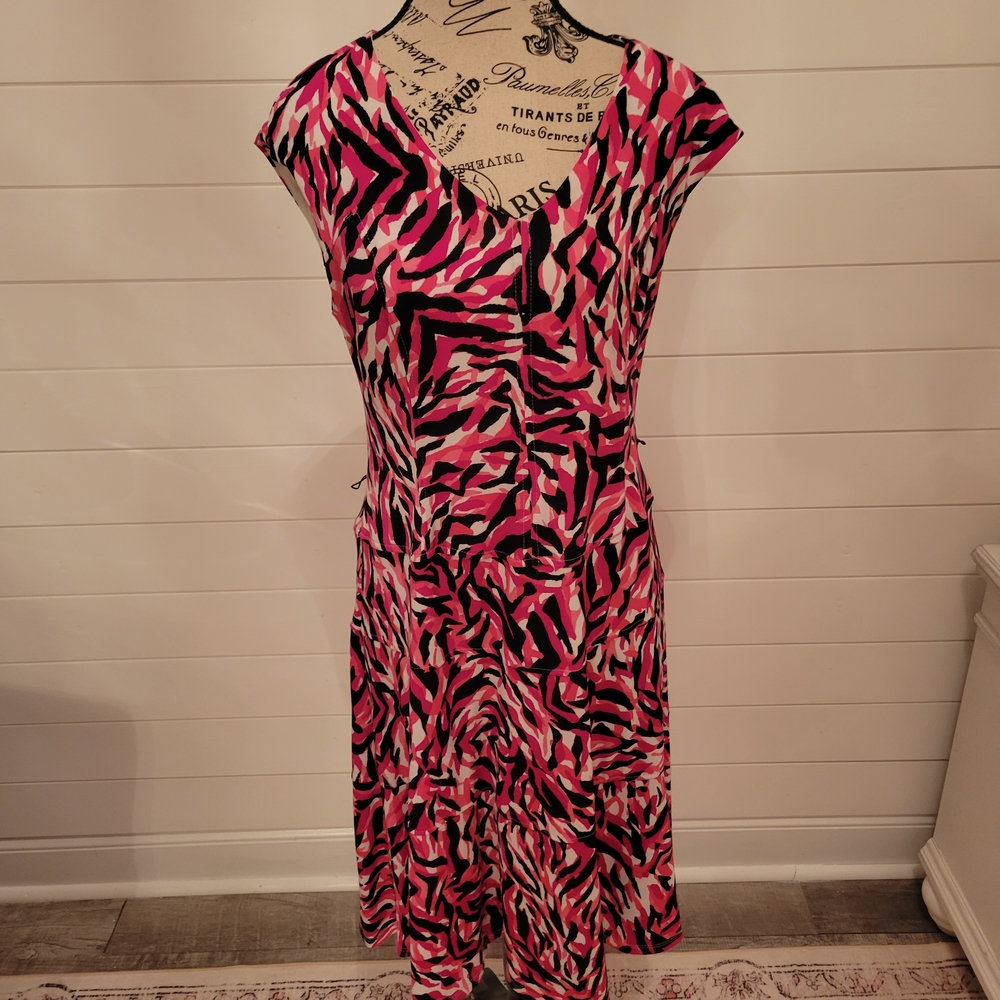 Anne Klein Sz.6 Pink, White, Black Animal Print Dress Excellent Condition